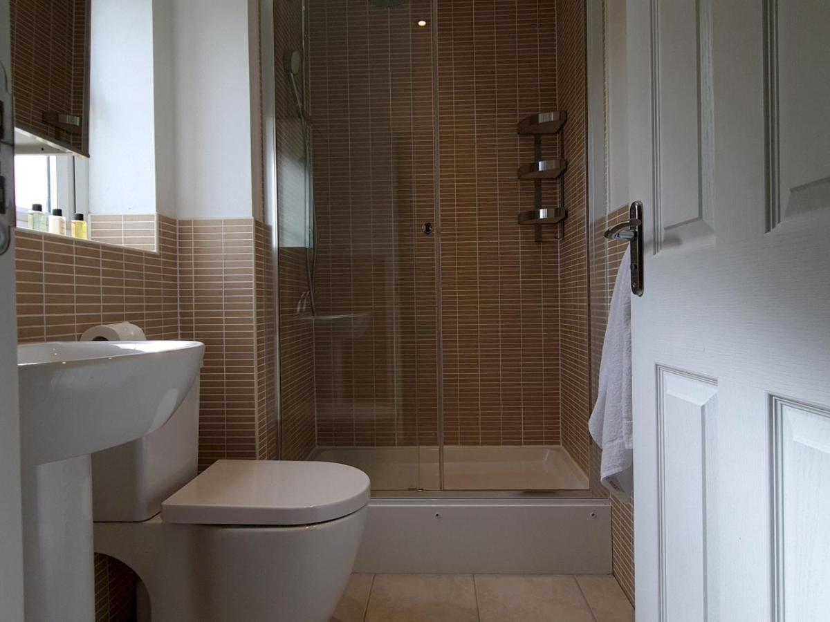Pass The Keys Well Located Modern 5 Bedroom House Бирмингем Экстерьер фото